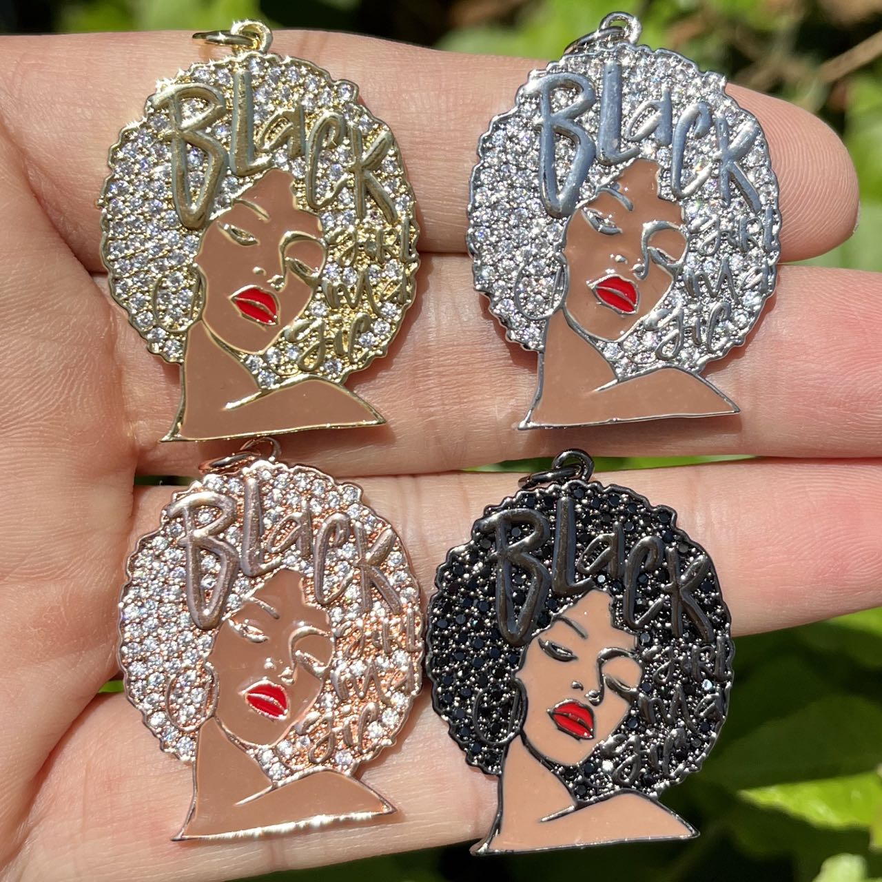 Jewelry Making History - 5個のジルコニアがちりばめられたブラックガールマジック銅チャーム、黒人歴史月間用、ブレスレット、ネックレス、ジュエリー製作に