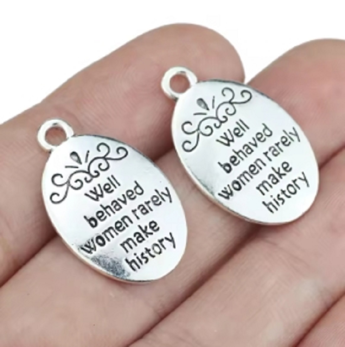 10 ピース/ロットオーバルアンティークシルバーメッキレター - Jewelry Making History のレビューと価格