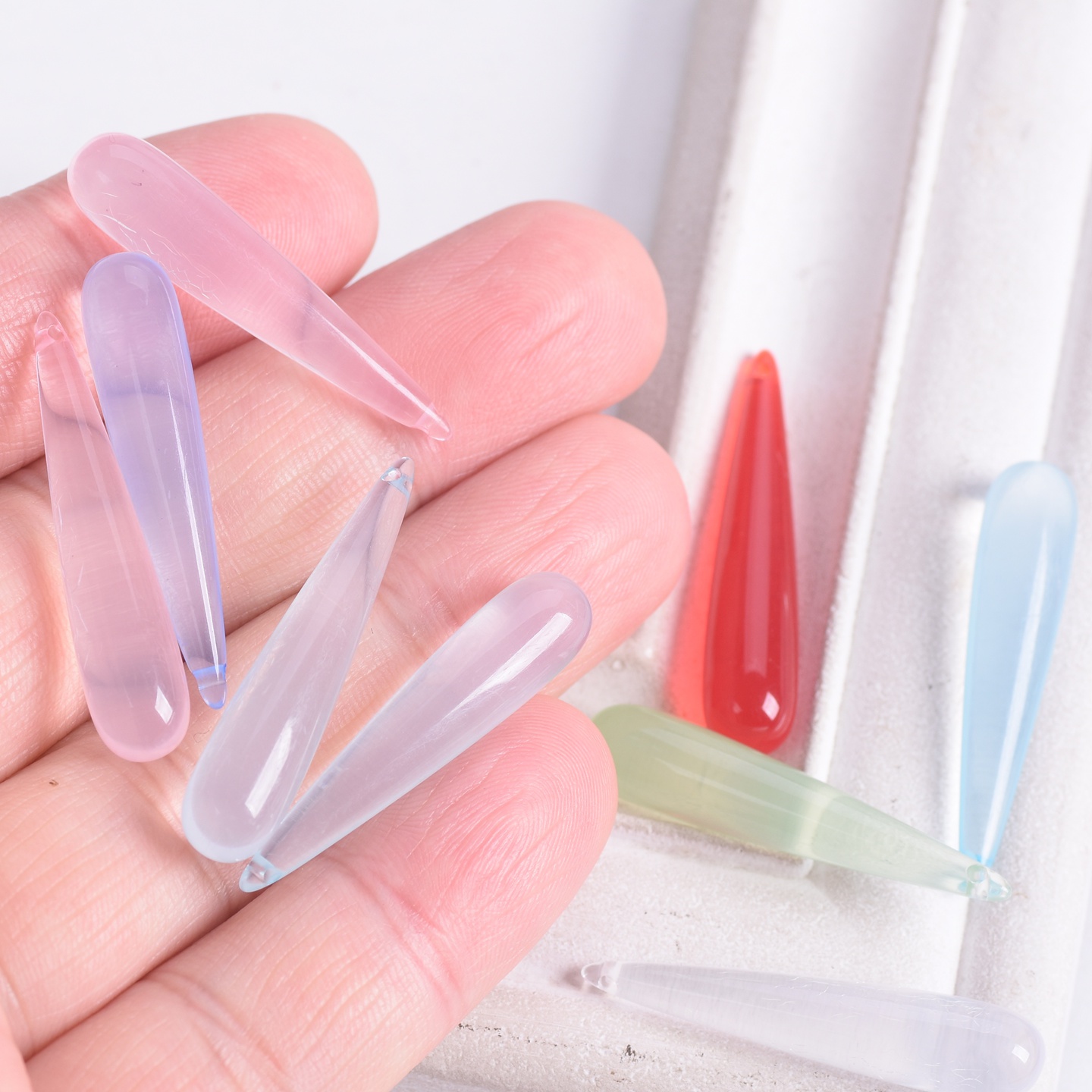 10 個ロングティアドロップ形状 35x7mm 樹脂プラスチ - Jewelry Making Drill のレビューと価格