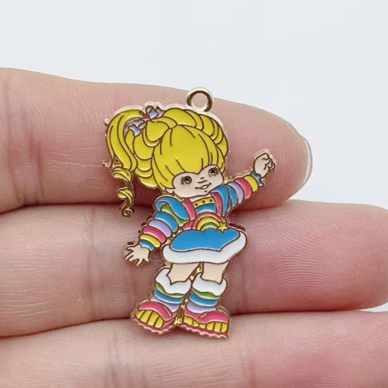 10 個かわいい女の子エナメルメタルジュエリーイチゴレインボ - Jewelry Making Pendants のレビューと価格
